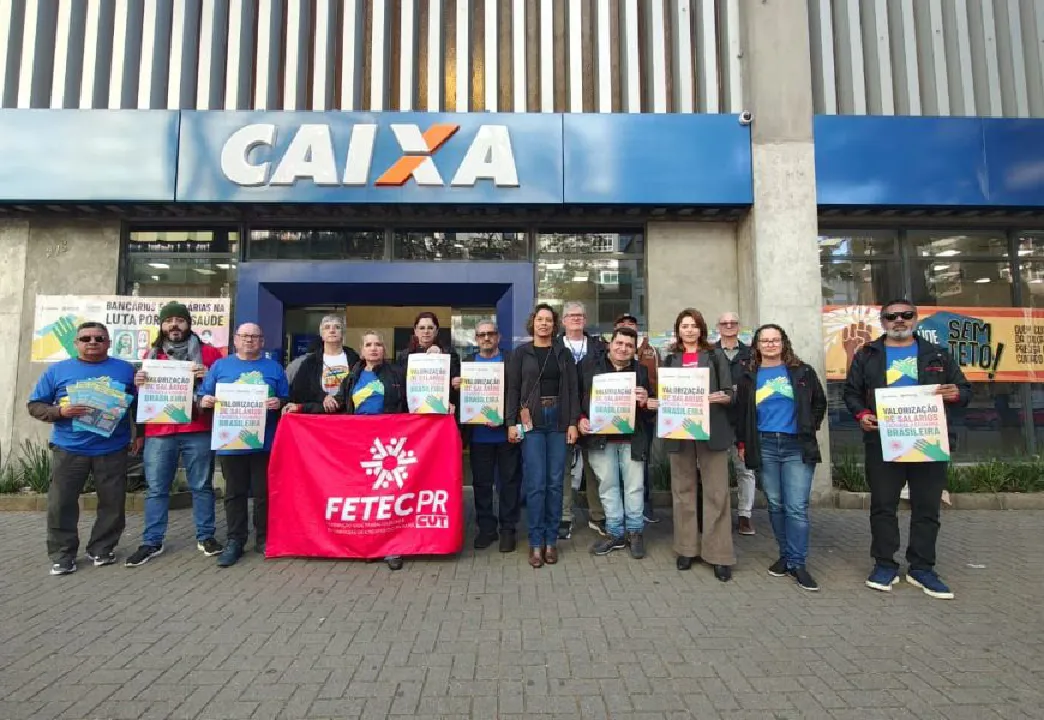 Bancários da base da Fetec-CUT/PR participam de ato nacional em defesa do Saúde Caixa